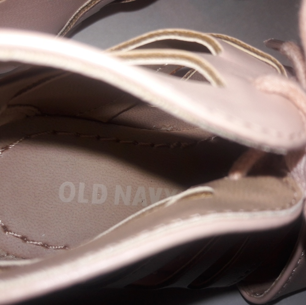 Old Navy Zip Up Sandals - Picture 4 of 6